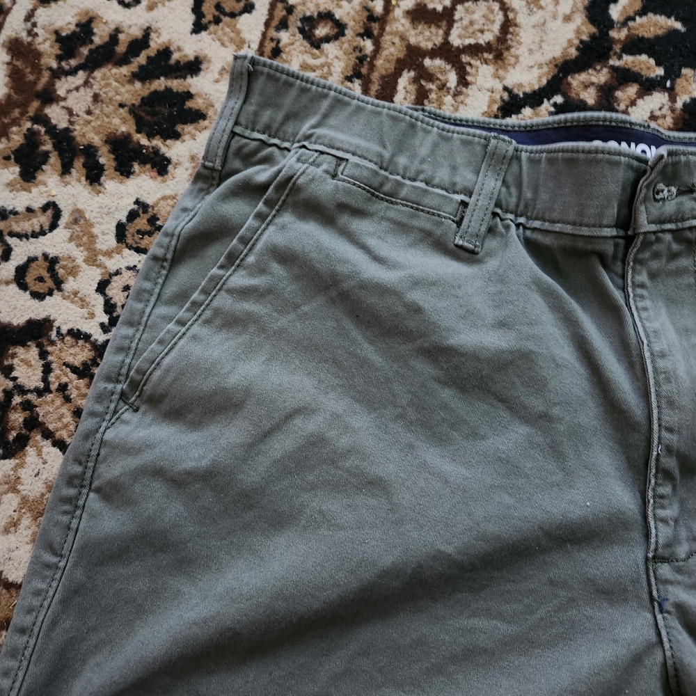 Sonoma Men's Olive Green Flat Front Shorts; Waist 38 - Picture 2 of 10